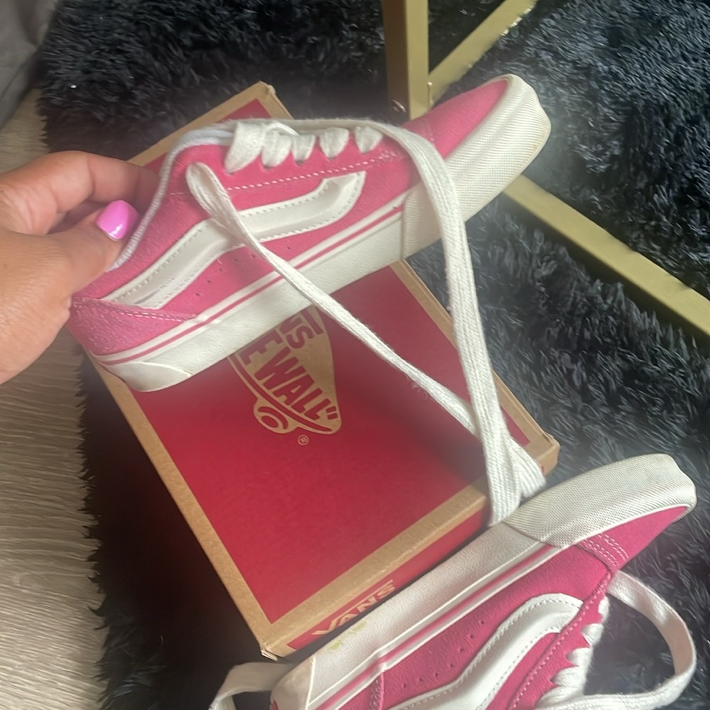 Vans - Picture 3 of 3